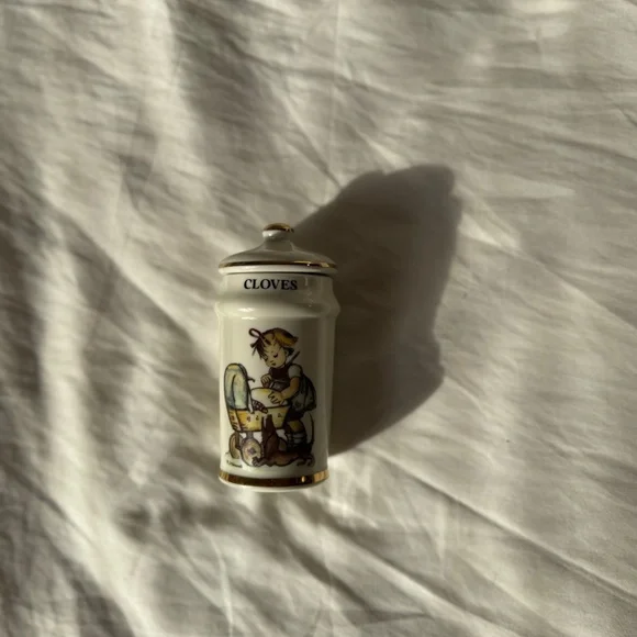 Mj Hummel Spice Jars - 7 - Picture 7 of 9